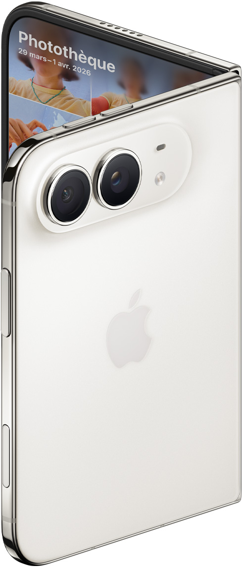 iPhone Duo, couleur blanc stellaire, légèrement ouvert, face arrière externe, deux caméras arrière Fusion 48 Mpx dans le coin supérieur, deux objectifs, microphone, flash