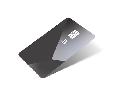 Apple Card, parte frontal, logo de Apple en la esquina superior izquierda, nombre del titular de la tarjeta en el centro a la izquierda Marisa Robertson, chip de la tarjeta en el centro a la derecha