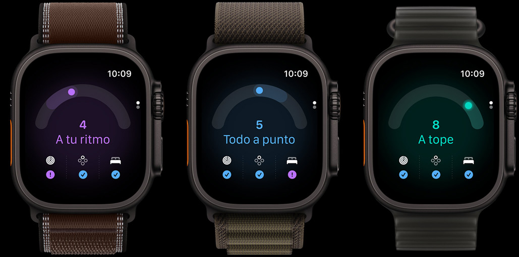Tres dispositivos Apple Watch Ultra 4: caja de titanio negro, puntuación de disposición 4, correa Loop Trail color ocre oscuro, caja de titanio negro, puntuación de disposición 5, correa Loop Alpine color verde oliva oscuro, caja de titanio negro, puntuación de disposición 8, correa Ocean color negro traslúcido