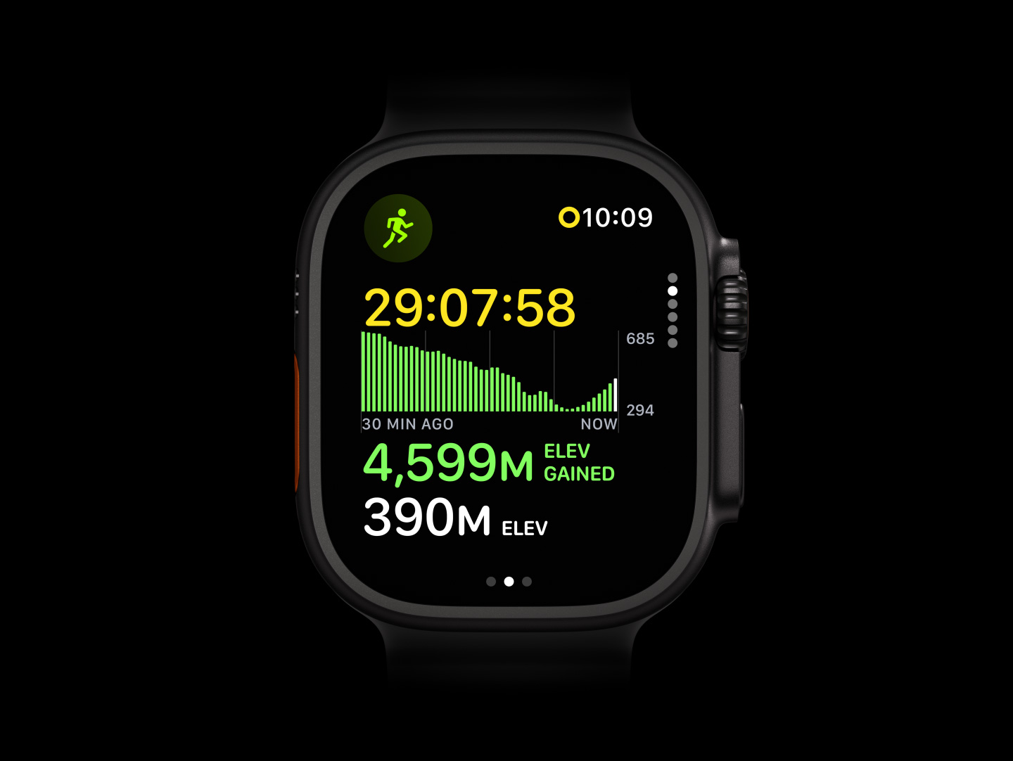 Apple Watch Ultra 4, fekete titántok, az óra hátoldala az Egészségérzékelési rendszerrel, amely zöld LED-fényt bocsát ki