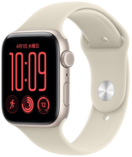 スターライトアルミニウムケースのApple Watch SE 3。モジュラーの文字盤に、曜日と日付、ワークアウト、アクティビティリング、気温のコンプリケーションが表示されている。外観の右側面にはDigital Crownとサイドボタンがあり、サンドのスポーツバンドが付いている