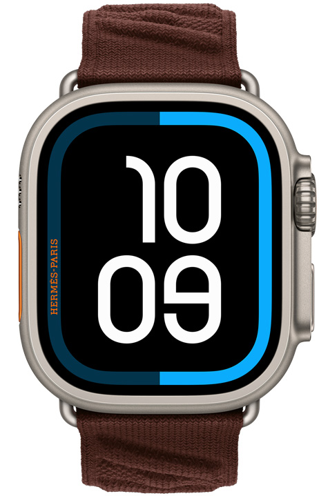 Apple Watch Hermès Ultra 4，原色鈦金屬錶殼，配搭 Bordeaux 酒紅色 (深棕色) En Mer 錶帶，採用紋理針織物料，螢幕顯示 Maritime 數碼錶面，機身右側有數碼錶冠和凸起的側邊按鈕