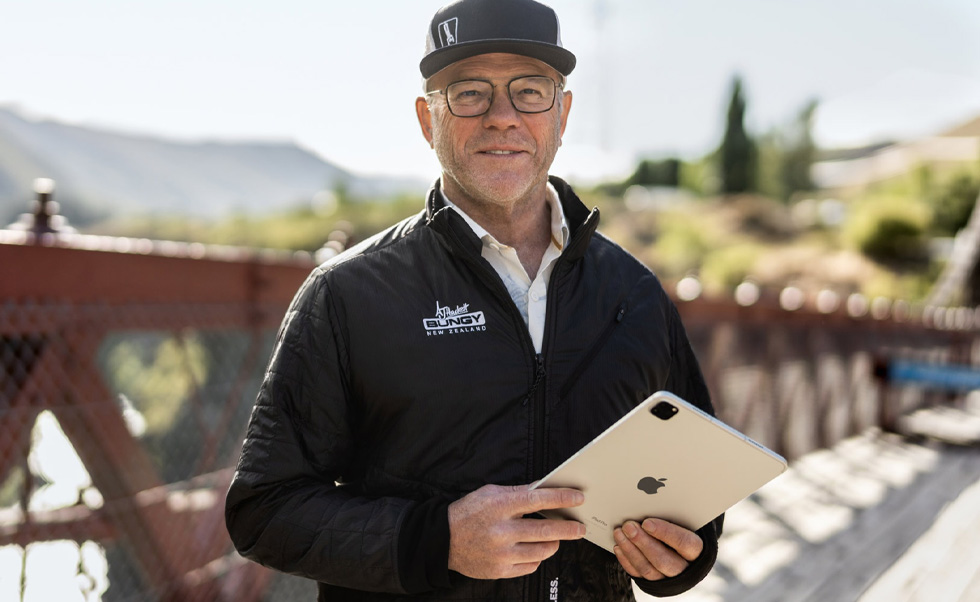 Henry van Asch est directeur général et cofondateur d’AJ Hackett Bungy New Zealand.