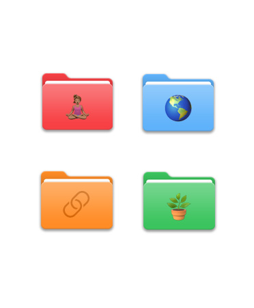 Vier bestandsmappen in een rasterpatroon, elk met een andere kleur zoals rood, lichtblauw, oranje en groen, met verschillende symbolen erop, zoals yogi, wereldbol, URL-linksymbool en plant.